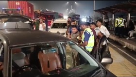 নারায়ণগঞ্জ জেলার আইনশৃঙ্খলা রক্ষায় ৩০০ ফিট পুলিশের চেকপোস্ট